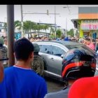 Varias personas se acercaron vehículo en el cual se desplazaba la pareja que fue baleada para tratar de ayudarla