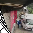Agentes policiales están tras la banda que atracó a los ocupantes de un camión repartidor, en Quito.