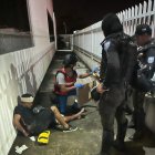 El sospechoso resultó herido luego de accidentarse en una moto al intentar huir.