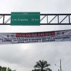 El letrero colgado con el cual la población avisa de que no se va a dejar del hampa.