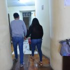 Valeria se asegura de que sus clientes huelan bien para tratarlos con cariño.