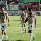 Los jugadores del Orense salieron frustrados tras caer por 3-1 en el campo del Mushuc Runa.