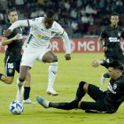 José Angulo comandó el ataque de los albos, pero no logró marcar ante Botafogo.