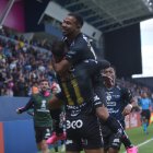 Jugadores de Independiente celebraron el triunfo.