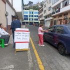 Los vecinos se han unido  para recolectar dinero para el sepelio del niño y ayudar en los gastos médicos de su padre.