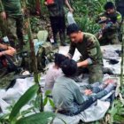 Momento del rescate de los cuatro hermanos perdidos en la selva