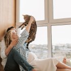 Si una mujer embarazada ha vivido siempre con gatos no habrá problemas de infectarse, siempre y cuando el animal sea casero.