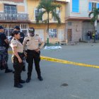 Los agentes esperan que en las versiones de familiares de los dos asesinados tener más pistas para identificar a los atacantes.