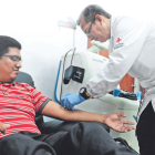 A los ciudadanos le miden la hemoglobina (cantidad de glóbulos rojos), si está dentro del parámetro para donar sangre.