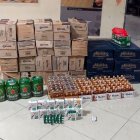 Entre los productos que pretendían ingresarse ilegalmente al centro carcelario constan cervezas.