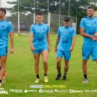 Los jugadores Juan Ruiz (7) y Brian Oyola (10) están enfocado en trabajar conF Delfín, que en la fecha 15 de la LigaPro visitará a Técnico Universitario.