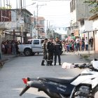 El adolescente caminaba hacia su colegio cuando fue asesinado a tiros por sujetos en moto.