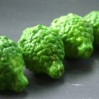 El aceite y la esencia de este fruto cítrico tiene