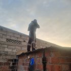 El joven  de 17 años fue seguido por sus verdugos, quienes le dieron 5 tiros.