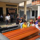 Los restos fueron llevados a las calles Olmedo y 5 de Junio, donde la velaban el 9 de junio.