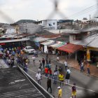 Según los comerciantes y trabajadoras sexuales, la concurrencia de público se ha reducido a la mitad debido a la inseguridad en la zona.