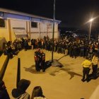 Los comuneros atraparon a un sospechoso, le dieron golpes y lo ataron a un poste de energía eléctrica en las canchas de usos múltiples.