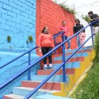 Estas escalinatas son un punto crítico de inseguridad en el sector.