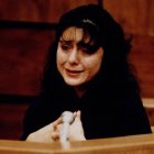 Lorena Bobbitt pasó por duros momentos de revictimización en su juicio, que duró 12 días y fue abierto a la prensa como si fuese un circo.