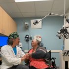 En cuanto el médico le hizo la primera revisión, Lukita le besó las manos.