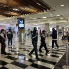 La Policía se desplegó ante la emergencia dentro y fuera de la terminal aérea.