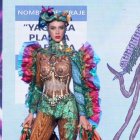 María José Barzallo desfiló con el traje Yagé, la planta maestra, creado bajo la tendencia de los alienígenas, ganó el tercer lugar.