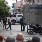 Uniformados realizan labores de investigación en el lugar de los hechos