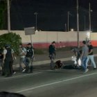 El cuerpo quedó tendido en medio de la vía principal de Machala.