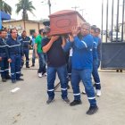 En la dependencia, los compañeros despidieron con honores a Erick Intriago.