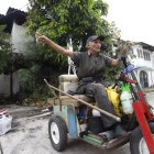 Pie de foto: El damnificado no pudo recuperar nada de sus pertenencias, consumidas por el fuego.