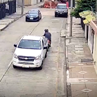 El conductor persiguió al presunto ladrón hasta de retro.