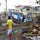 El bus quedó incrustado en un ducto cajón en instalación, ubicado en la 19 y Argentina.