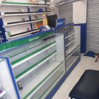 Los delincuentes tuvieron el tiempo suficiente para robar en una farmacia en el sur de Ambato.
