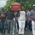 Carlos Tenorio despidió a su hermano, quien fue asesinado.