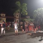 Más de 100 residentes salieron a manifestar su descontento por los diversos apagones que sufren.