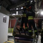 Personal del Cuerpo de Bomberos de Quito atendiendo la emergencia