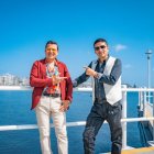 Colón Pantoja y Néstor Álava, tras la grabación del videoclip en Salinas.