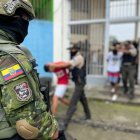 Entre lo decomisado se encontraron armas, droga y municiones.