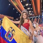 Es modelo profesional y estudiante de Medicina.