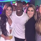 Vinicius Jr ha aparecido en distintas reuniones nocturnas con bellas mujeres.