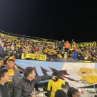 Lo mejor de la Copa Sudamericana, los hinchas de Barcelona aguantando frío.