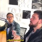 Jan Topic prendió un porro durante una entrevista.