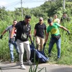 Policías retiraron el cuerpo de una zona de matorrales, en la vía a la costa.