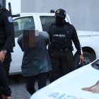 Uno de los sospechosos capturados por la Policía.