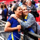 La australiana Samantha Kerr (i) y la norteamericana Kristie Mewis están juntas hace 3 años.