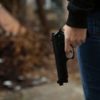 El hecho fue reportado a través de las redes sociales de la Fundación Anticorrupción. Los sujetos estaban armados. (Imagen referencial)