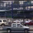 La caravana fue captada en videos, subidos estos a redes sociales.
