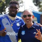 Michael Carcelén y su nuevo presidente José Pileggi del Emelec.