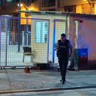 El motociclista trató de caminar y buscar ayuda. Avanzó una cuadra, pero al final falleció.