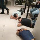 Entre los tres sospechosos detenidos hay un colombiano. Juez les dictó prisión preventiva.